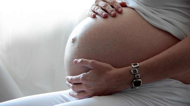 In Mönchengladbach wurde eine Plazenta gefunden: Wo sind Mutter und Kind? Unser undatiertes Bild zeigt eine Frau in der Schwangerschaft.