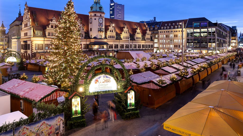 Der Leipziger Weihnachtsmarkt (Foto vom 18. November 2021)wurde zwar aufgebaut – findet in diesem Jahr aber nicht statt.