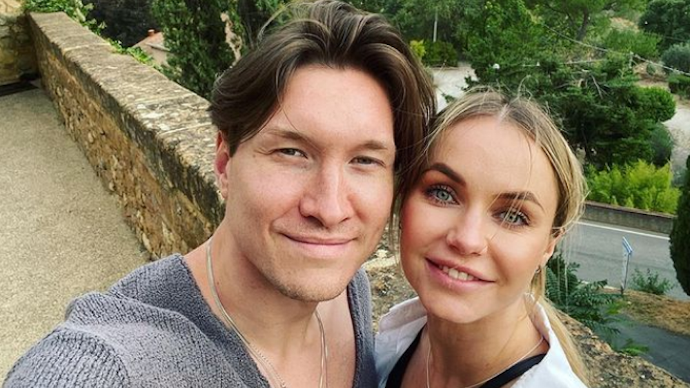 „Let's Dance“-Star Evgeny Vinokurov und seine Frau Nina Bezzubova lächeln auf einem Instagram-Selfie vom 15. September 2021.