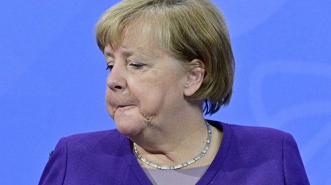 Angela Merkel (hier am 2. Dezember) hat sich in einem letzten Podcast an die Bürger gewandt.