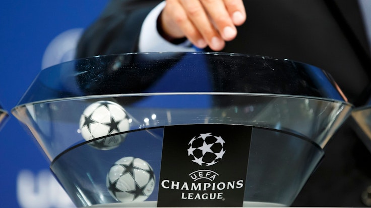 Loskugeln bei einer Auslosung zur UEFA Champions League