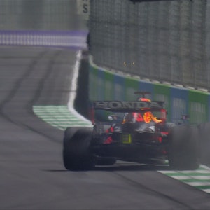Max Verstappen crasht im Qualifying der Formel 1.