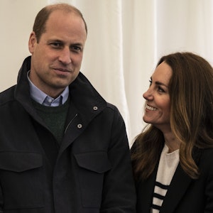 Kate, Herzogin von Cambridge, und Prinz William, Herzog von Cambridge, besuchen die St Andrews Universität.