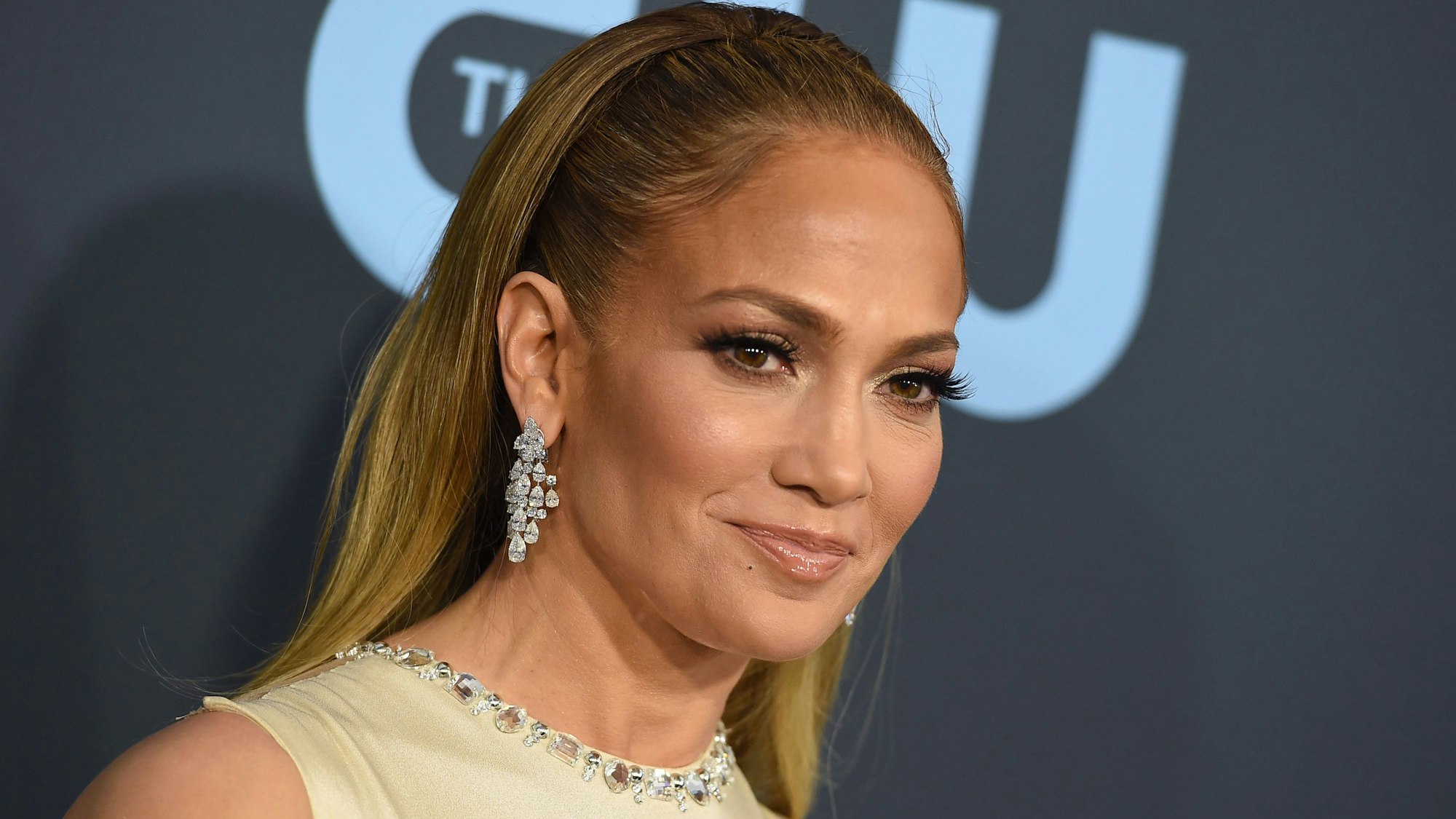 Schauspielerin Jennifer Lopez kommt im Jahr 2020 zur Verleihung der „Critics’ Choice Movie Awards“.