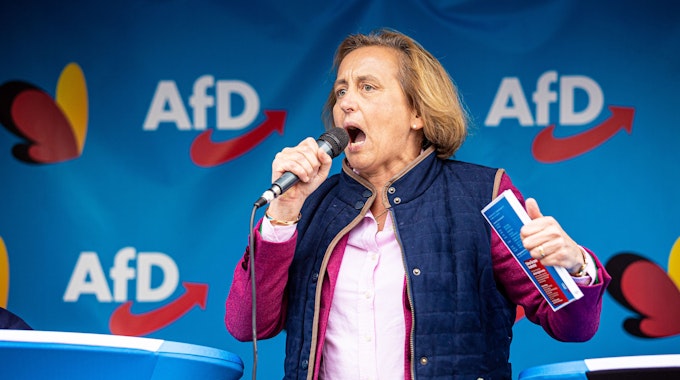 Beatrix von Storch, stellvertretende Fraktionsvorsitzende der AfD-Bundestagsfraktion, spricht während einer Wahlkampfveranstaltung der AfD Niedersachsen. +++ dpa-Bildfunk +++