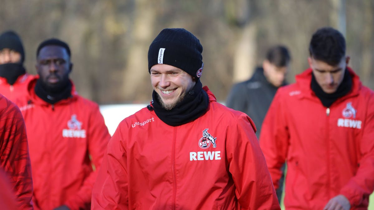 Ondrej Duda bestens gelaunt beim FC-Training am 7. Dezember 2021 in Köln.