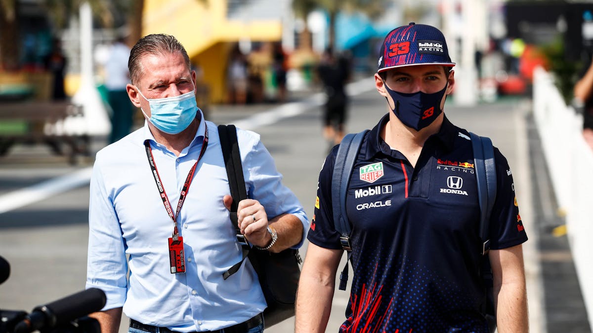 Max Verstappen und Vater Jos Verstappen beim Formel-1-Rennen in Katar.