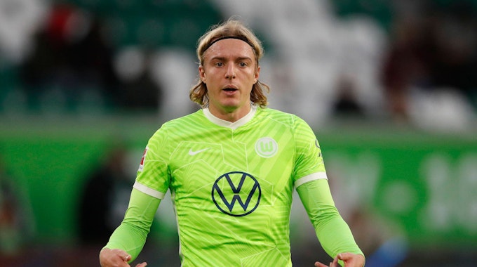 Sebastiaan Bornauw spielt für den VfL Wolfsburg gegen den FC Augsburg.
