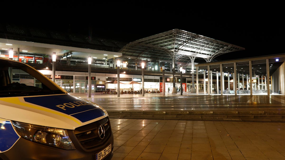 Am Breslauer Platz ist die Hauptwache der Bundespolizei, die für den Hauptbahnhof verantwortlich ist. Foto: Arton Krasniqi