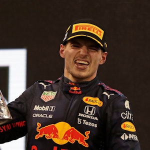 Formel-1-Star Max Verstappen feiert seinen ersten WM-Titel in Abu Dhabi.