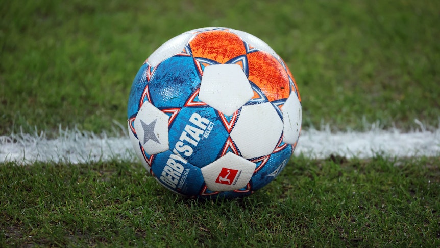 Der offizielle Spielball der Bundesliga-teams von Derbystar. Auch Borussia Mönchengladbach spielt an den kommenden Bundesliga-Spieltagen mit diesem Ball.