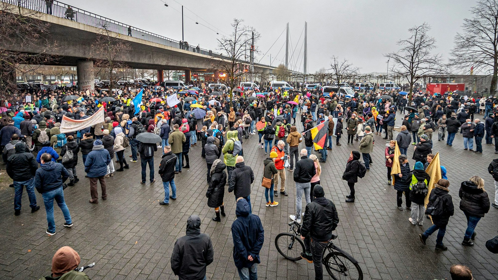 Proteste gegen die Corona-Maßnahmen am 18. Dezember in Düsseldorf