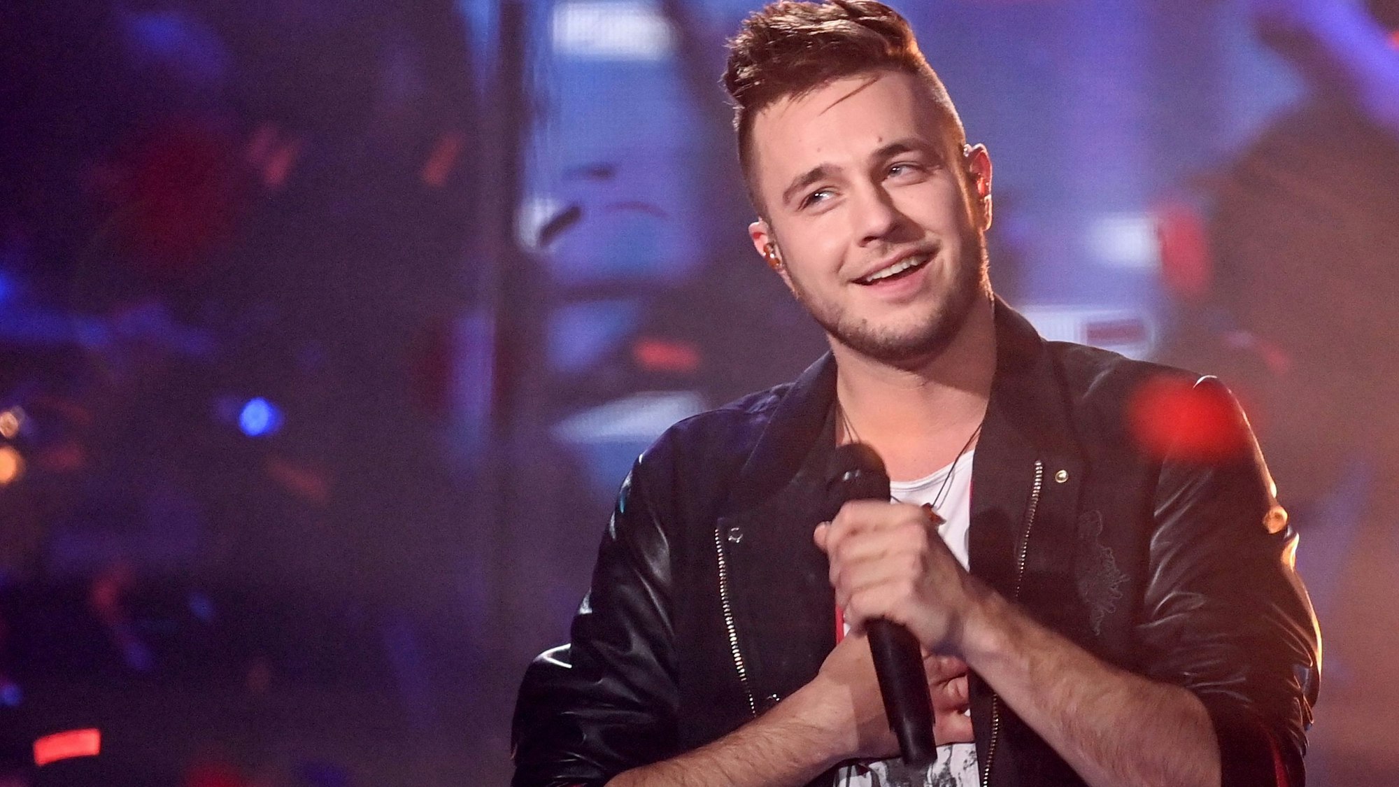 Der Sänger Sebastian Krenz freut sich nach dem Sieg beim Finale der Castingshow „The Voice of Germany 2021“.