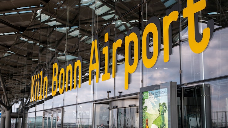 Der Haupteingang des Flughafen Köln/Bonn