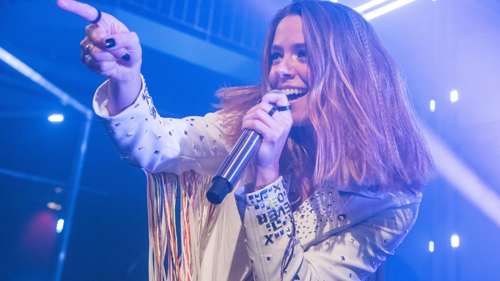 Vanessa Mai, Sängerin, tritt im Gruenspan im Rahmen ihrer Teaser Show-Tour für ihr neues Album "Für immer" auf. Das Bild entstand im November 2019.