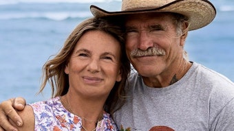 Die TV-Kultstars Manu und Konny Reimann wechseln zu Kabel Eins. Das Foto zeigt das Paar in ihrer Heimat Hawaii. Es wurde am 26. Oktober 2021 aufgenommen.