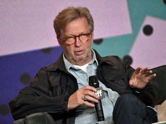 Der Musiker und Sänger Eric Clapton spricht am 11.09.2017 in Toronto bei einer Pressekonferenz für seinen Film „Eric Clapton: Life in 12 Bars“, der beim 42. Filmfestival in Toronto gezeigt wird.