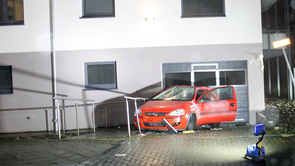 Das verunglückte Pizza-Taxi in Bochum-Eppendorf.