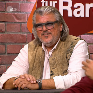 „Bares für Rares“-Händler Roman Runkel in der Ausgabe der ZDF-Trödelshow vom 29. Dezember 2021.