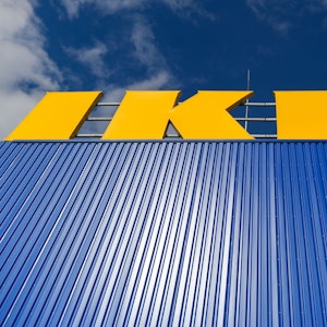 Ikea-Kunden müssen sich auf deutlich höhere Preise einstellen. Hier ein Symbolfoto von einem Einrichtungshaus in Brandenburg 2020.