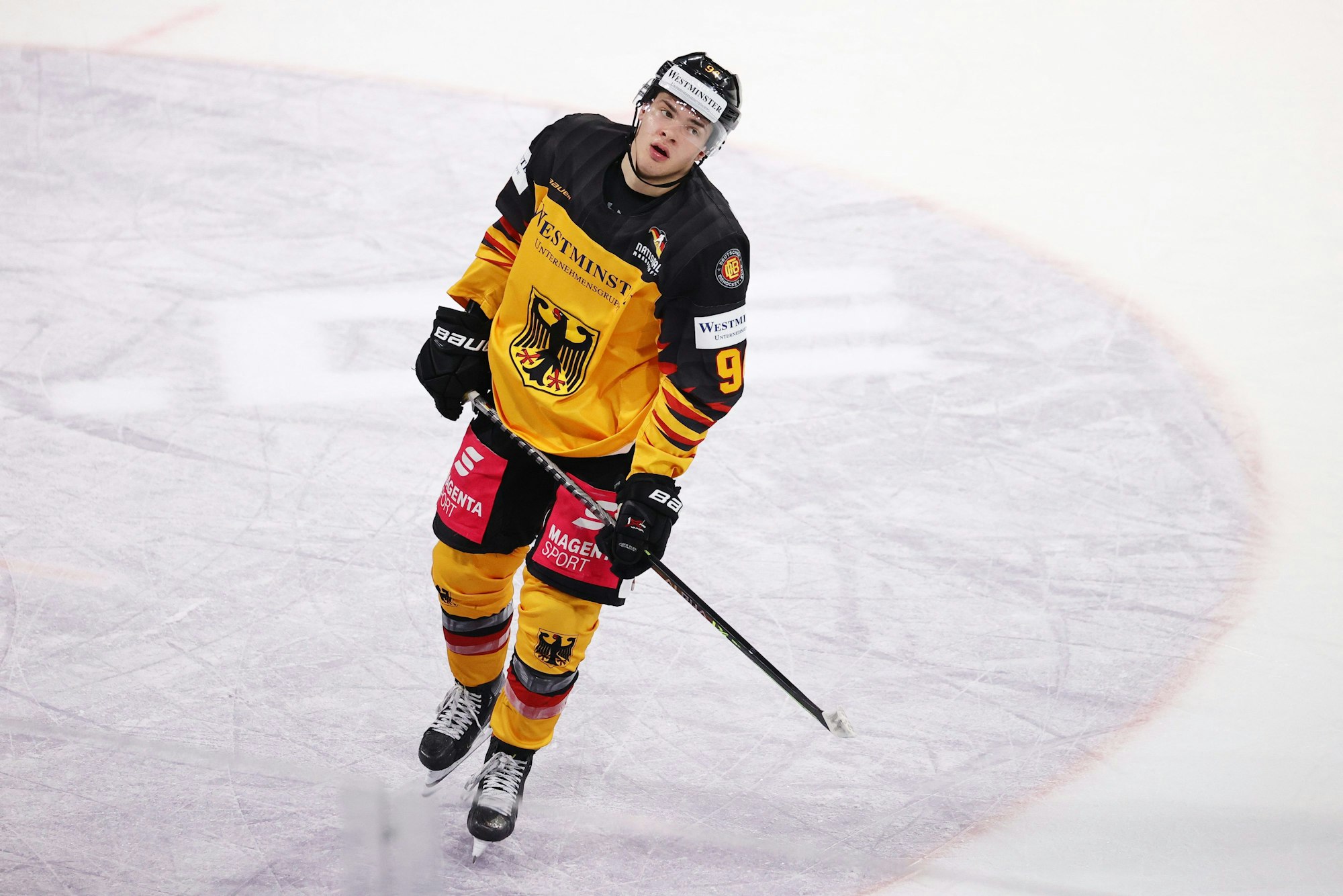Eishockey-Talent John-Jason Peterka beim Nationalmannschaftsspiel gegenTschechien.
