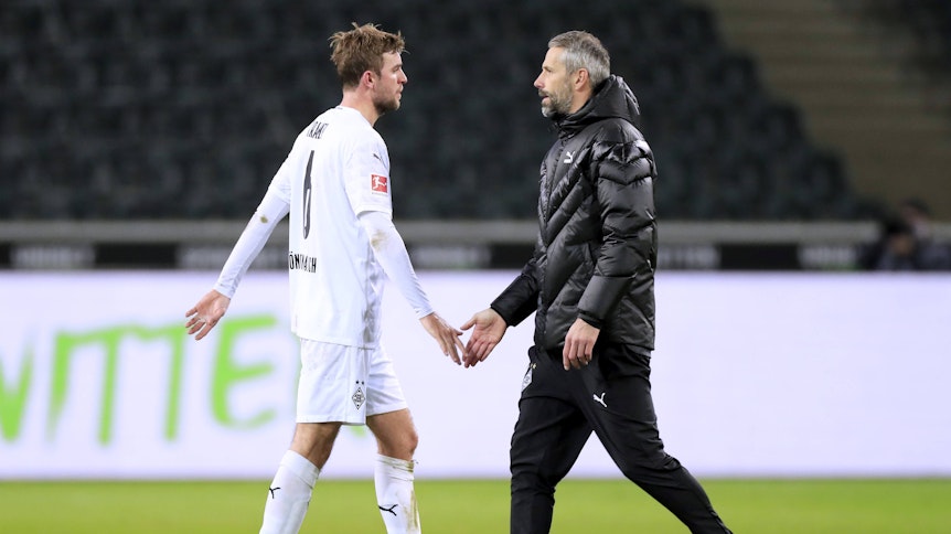 Christoph Kramer (l.) und Trainer Marco Rose (r.) nach der Niederlage der Fohlen gegen Hoffenheim am 19.12.2020
