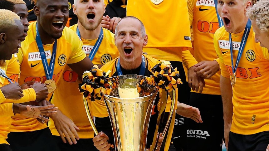 Adi Hüter feiert die Meisterschaft der Super League mit den Young Boys Bern am 13. Mai 2018.