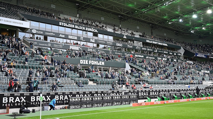 Der Borussia-Park mit zugelassenen Fans unter besonderer Berücksichtung der Corona-Maßnahmen beim Bundesligaspiel der Gladbacher gegen Union Berlin am 26. September 2020.