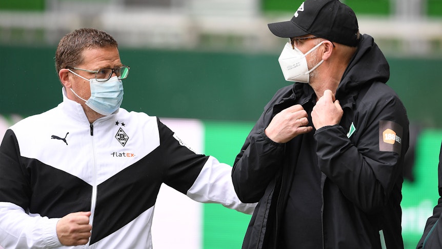 Absteiger unter sich: Gladbach-Manager Max Eberl (l.) ist mit seiner Borussia aus dem Reigen der Top-Klubs abgestiegen, die sich in der Bundesliga regelmäßig für Europa qualifizieren. Bremens Trainer-Legende Thomas Schaaf ist mit Werder aus der Bundesliga abgestiegen.