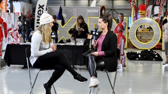 Die Schweizer Ski-Rennfahrerin Corinne Suter (l.) im Interview mit der ehemaligen TV-Moderatorin Sedrina Schaller (r.). Schaller ist nun Team-Managerin bei Fußball-Bundesligist Borussia Mönchengladbach.