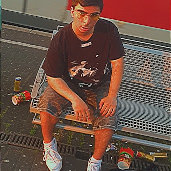 Der 16-jährige Iman aus Köln filmte am 14. Juni 2021 einen versperrten und zugemüllten Gehweg in seinem Veedel Gremberg.