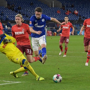 Mark Uth, Timo Horn und Sebastiaan Bornauw bei FC Schalke 04 gegen 1. FC Köln