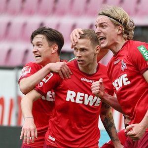 Sebastiaan Bornauw trifft am 22. Mai 2021 gegen den FC Schalke 04 zum 1:0-Sieg für den 1. FC Köln.