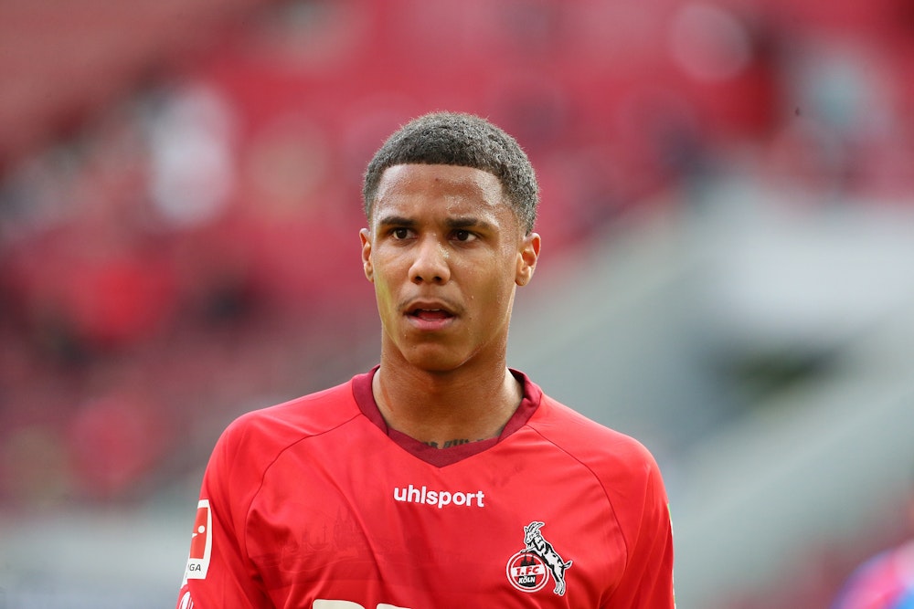 Ismail Jakobs setzte sich in der Relegation mit dem 1. FC Köln gegen Holstein Kiel durch.