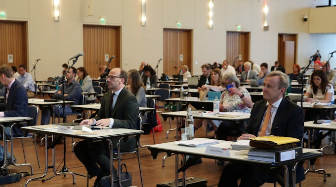 24.06.2021 Köln: Ratssitzung mit Neuwahl von drei Dezernenten im Gürzenich Niklas Kienitz sitzt das letzte Mal im Rat Foto: Martina Goyert