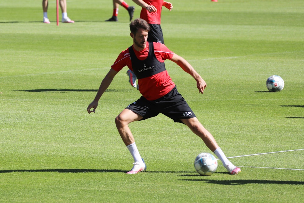 Mark Uth nimmt wieder das Training beim 1. FC Köln auf.