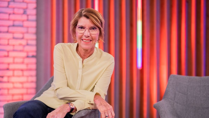 WDR-Moderatorin Bettina Böttinger bei der Aufzeichnung einer Show im Juli 2021.