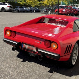 Der 2019 in Düsseldorf während einer Probefahrt gestohlene knallrote Ferrari 288 GTO.