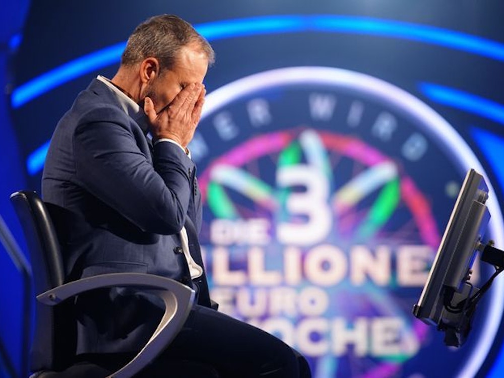 Kandidat Pedro Rodriguez Sanchez am Montagabend (3. Januar 2022) bei „Wer wird Millionär?“