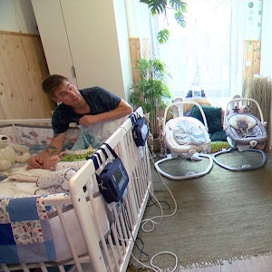 Baby-Alarm bei den Wollnys: Sarafina und Peter Wollny kümmern sich liebevoll um ihre Zwillinge.