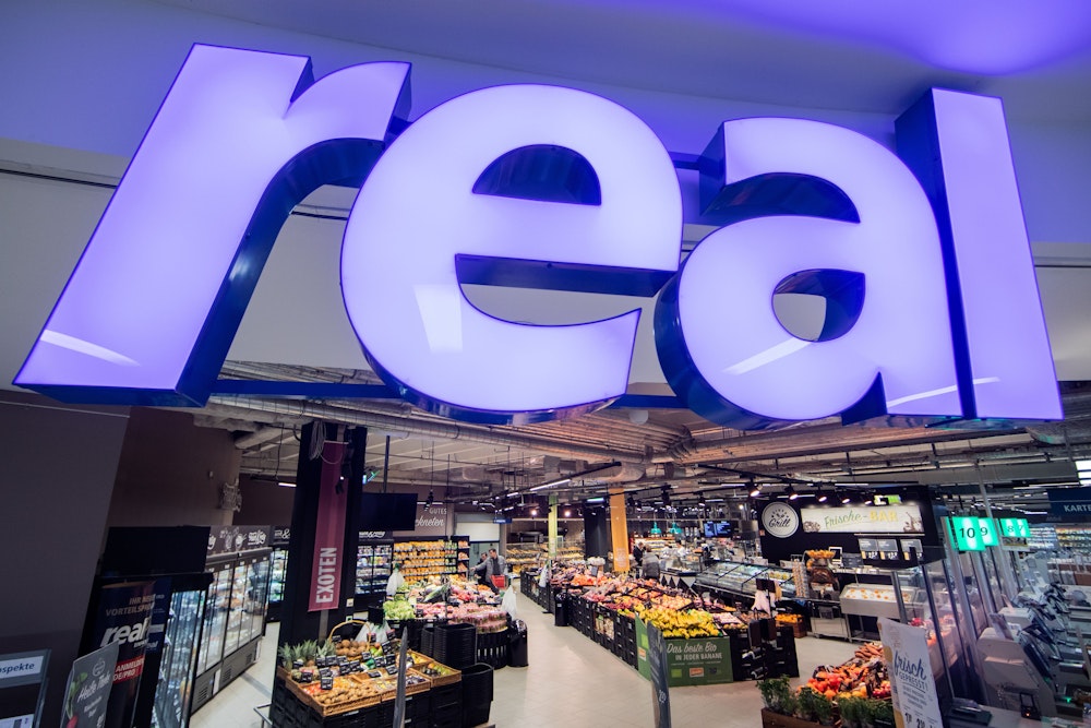 Die Supermarktkette Real verliert immer mehr Filialen: Jetzt werden noch neun große Standorte dicht gemacht. Der Blick in einen Real-Markt wurde am 11. Februar 2020 aufgenommen.