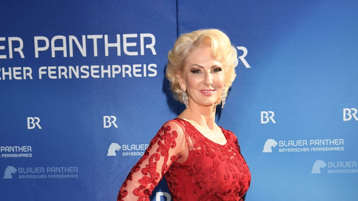 Die TV Darstellerin Désirée Nick kommt zur Verleihung des Bayerischen Fernsehpreises ins Prinzregententheater.