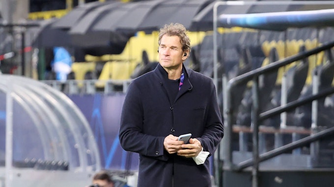 Jens Lehmann besucht das Champions-League-Spiel Borussia Dortmund gegen Manchester City.