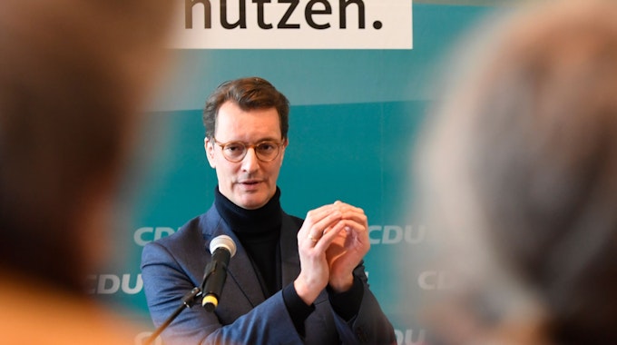 Hendrik Wüst (CDU), Ministerpräsident und Vorsitzender der CDU in NRW, unterrichtet die Presse über die Ergebnisse einer Klausurtagung der Spitzen der CDU Nordrhein-Westfalen am 8. Januar 2022.