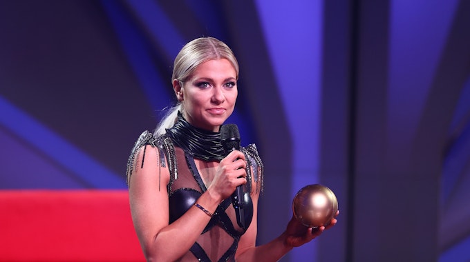 Schauspielerin Valentina Pahde steht bei der RTL-Tanzshow "Let's Dance" auf der Bühne. Das Bild entstand am 21. Mai 2021.