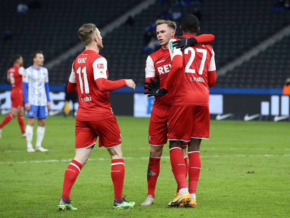 Florian Kainz, Ondrej Duda und Anthony Modeste jubeln gegen Hertha BSC.