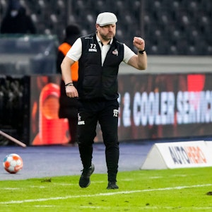 Steffen Baumgart jubelt gegen Hertha BSC.