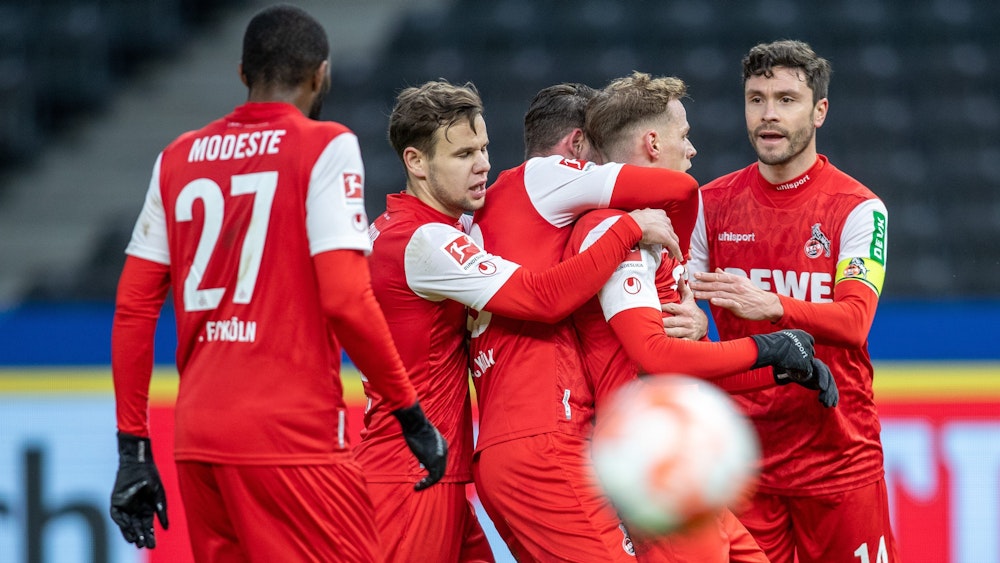 Der 1. FC Köln bejubelt Ondrej Dudas Tor gegen Hertha BSC.