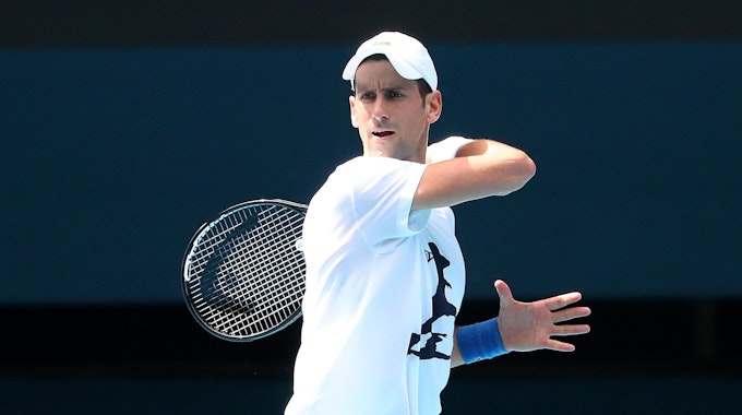 Novak Djokovic trainiert in der Rod Laver Arena