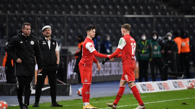 Tomas Ostrak wird beim 1. FC Köln gegen Hertha BSC eingewechselt.